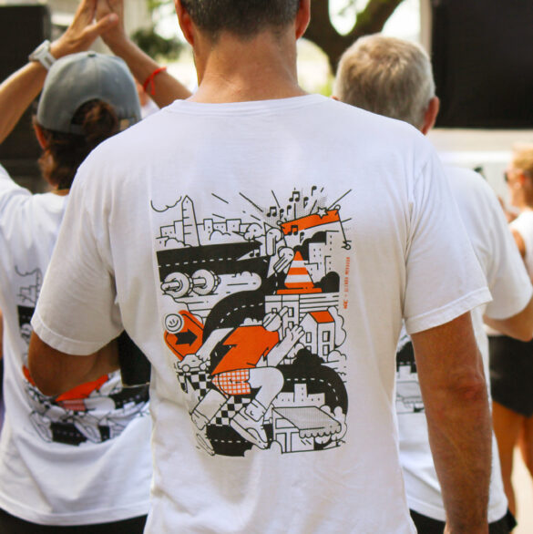 Ilustración original sobre running aplicada a una remera impresa en serigrafía.